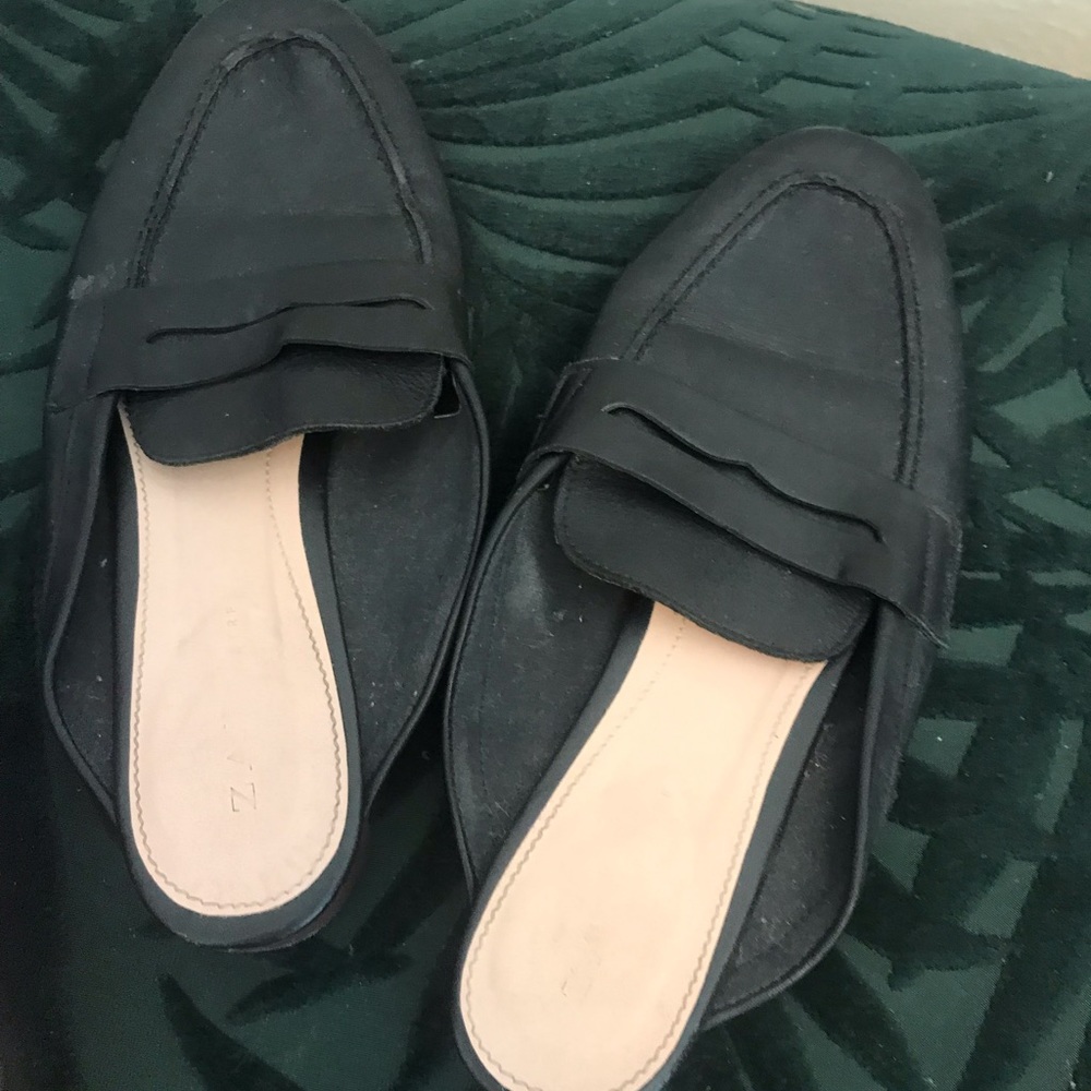 zara size 38 slides.
pictures dont do them
justice.